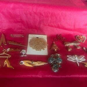 Elegant Vintage. Brooch Pins